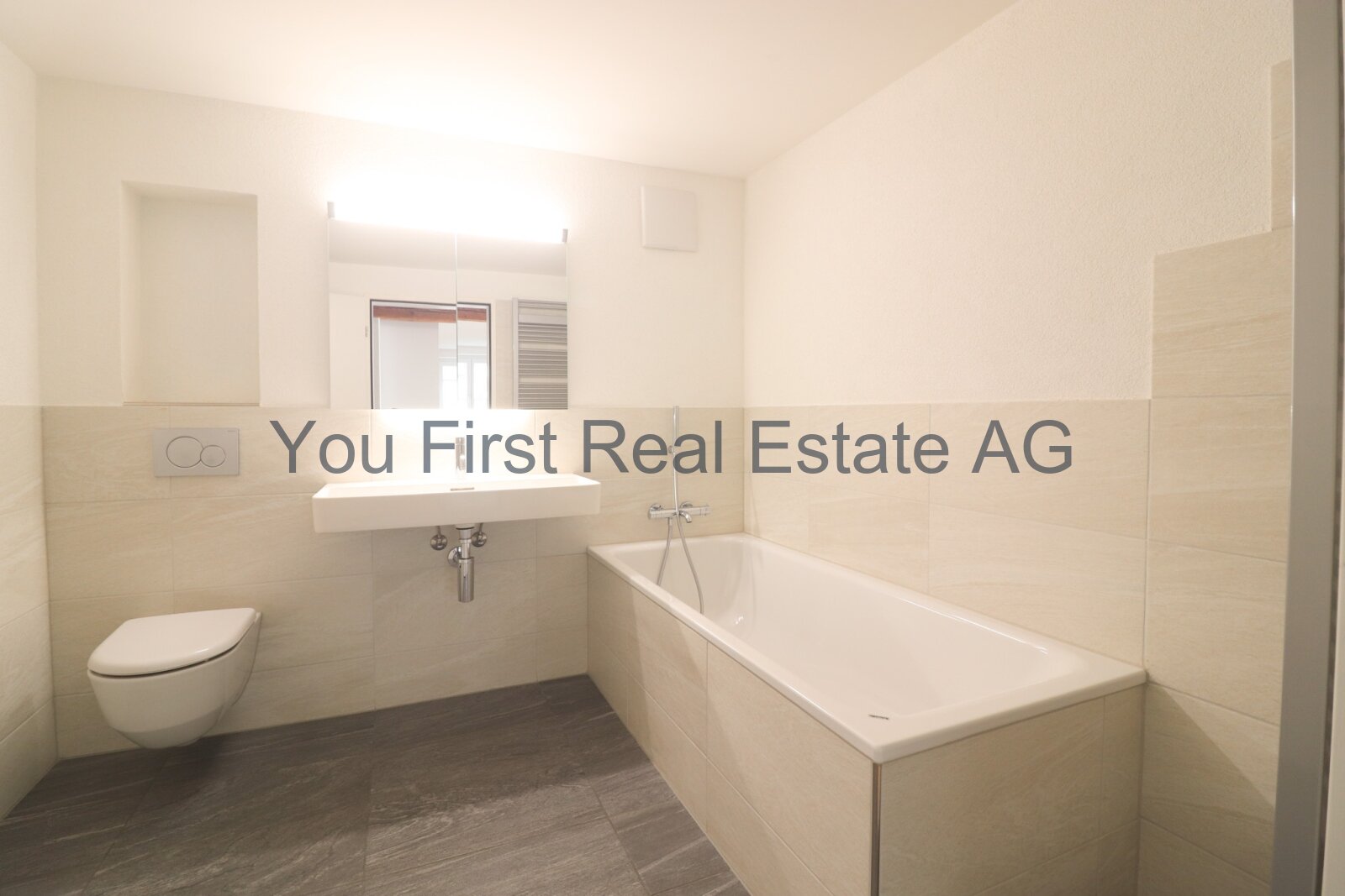 Zentral, stilvoll, professionell