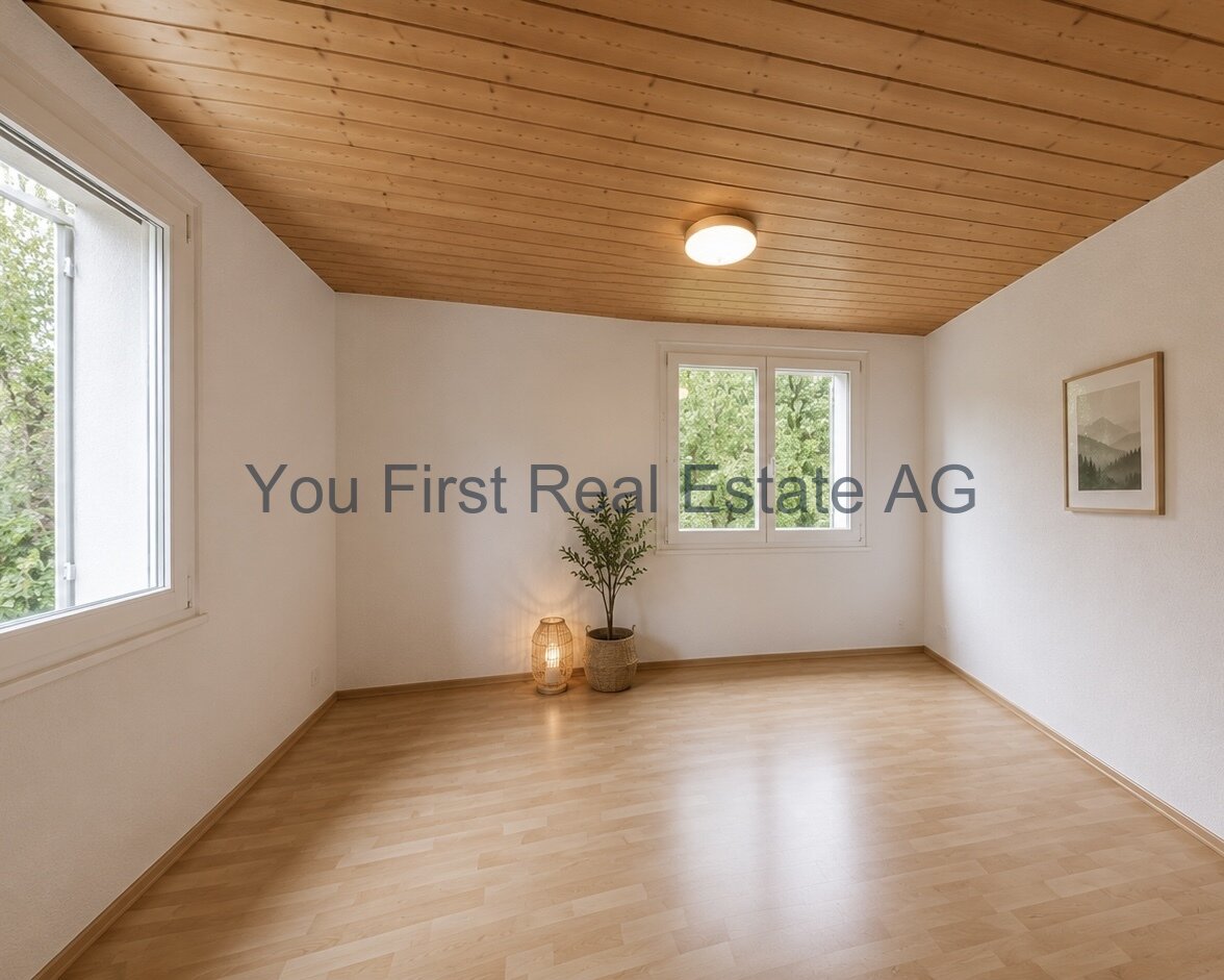 Charmantes 5.5-Zimmer Eckreiheneinfamilienhaus mit Potenzial und traumhafter Aussicht