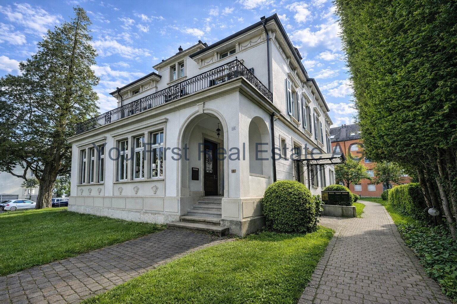 Repräsentative Büroräumlichkeiten mit historischem Charme und stilvoller Architektur