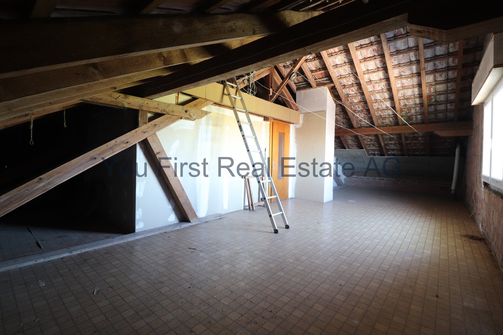 150 m² Wohnfläche statt Studio – Willkommen in Frankreich!