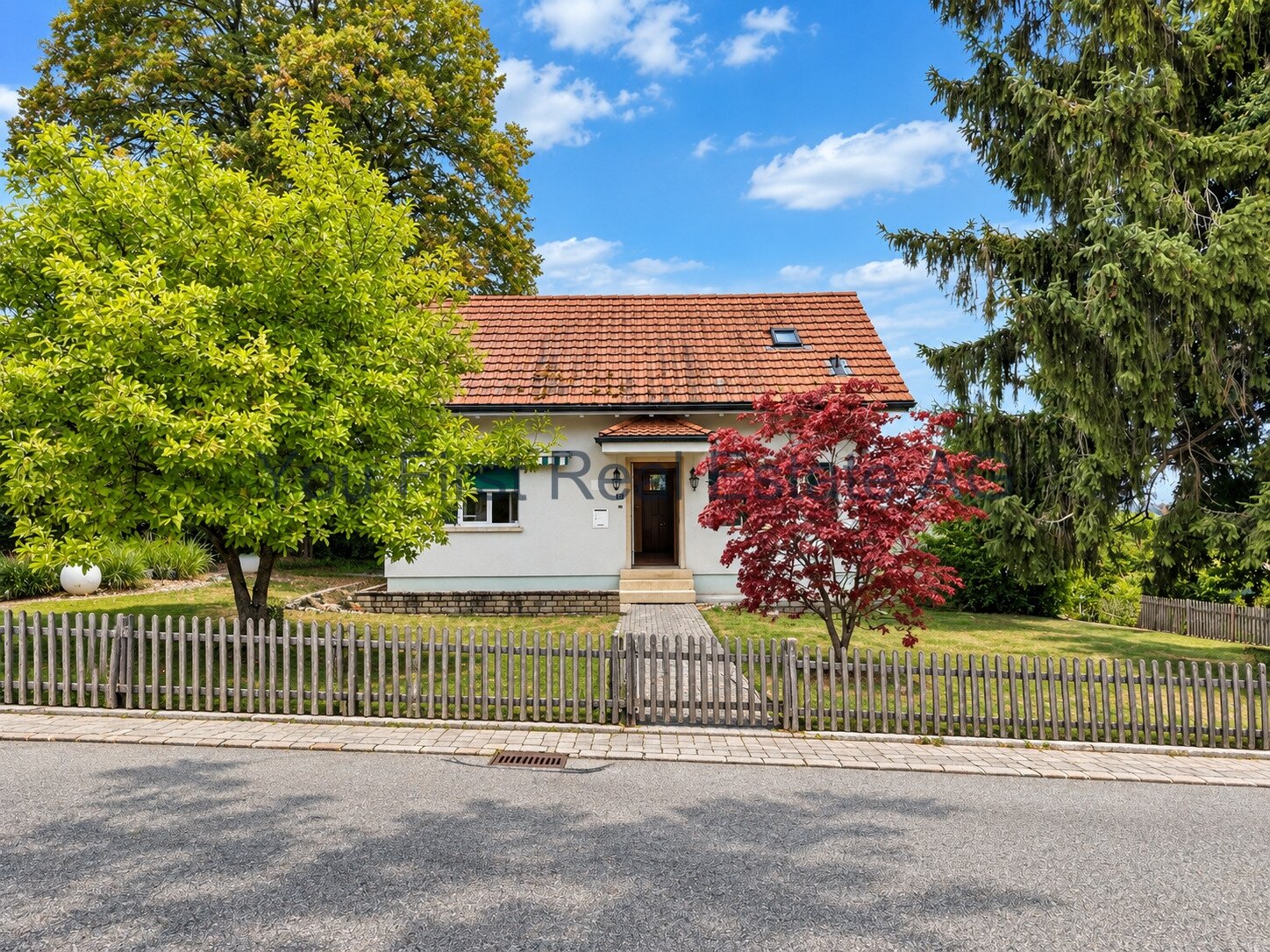 Einfamilienhaus mit Weitblick & Entwicklungspotenzial auf 980 m²