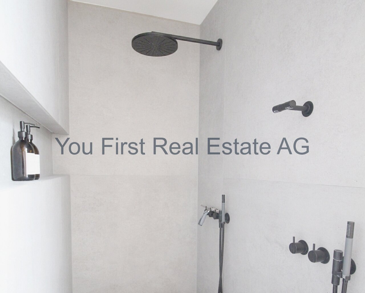 VERKAUFT -Neubau Luxus Villa mit Fernsicht