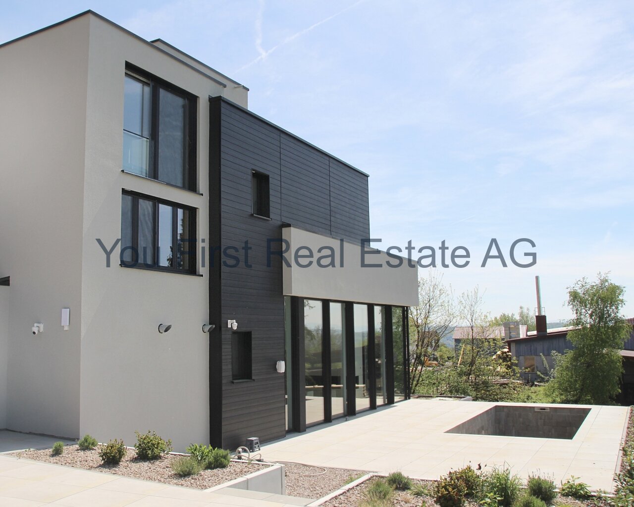 VERKAUFT -Neubau Luxus Villa mit Fernsicht