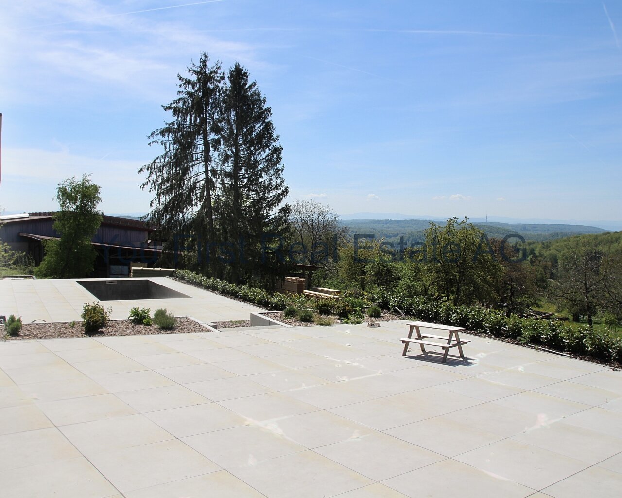 VERKAUFT -Neubau Luxus Villa mit Fernsicht