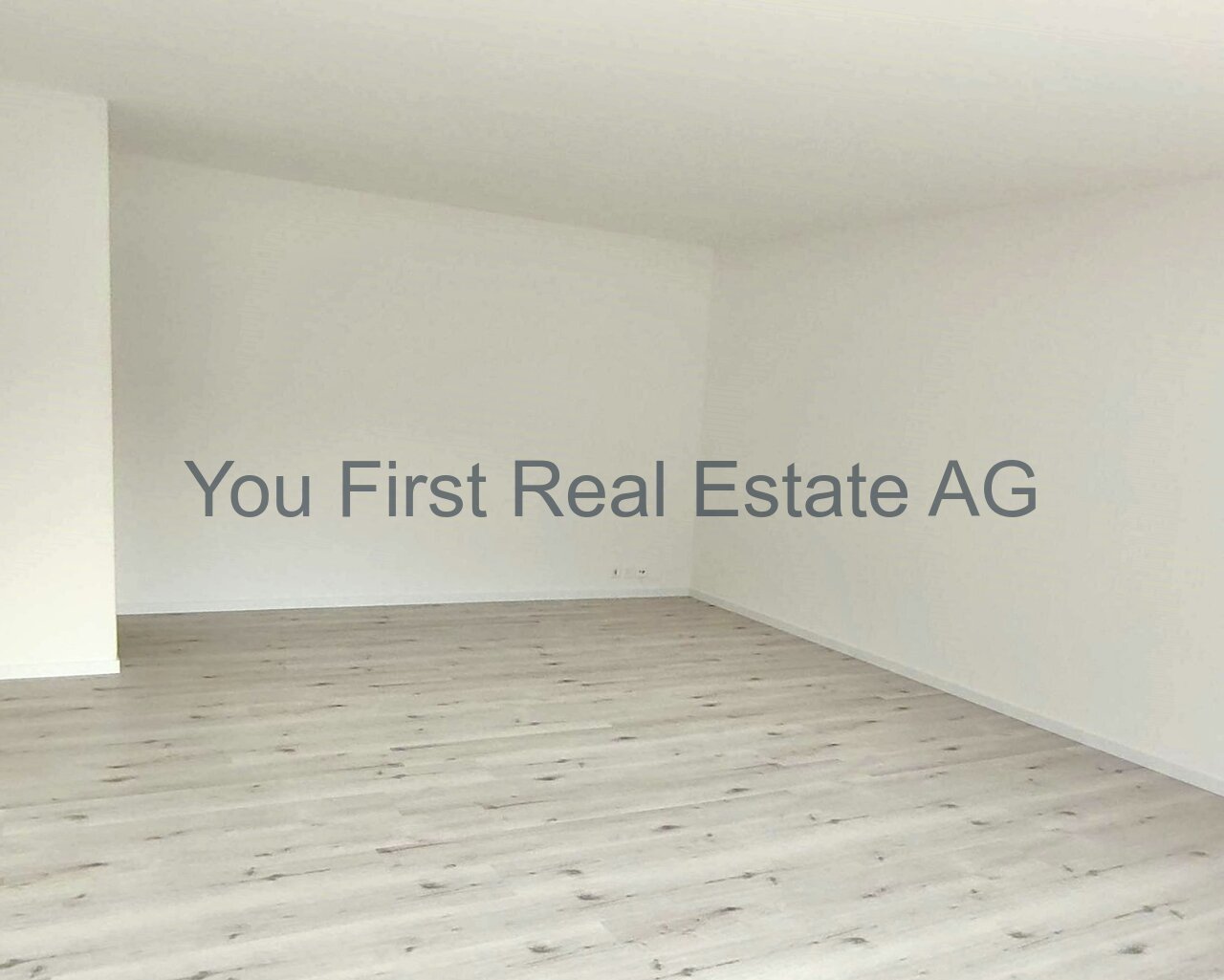 Top Attikawohnung mit grossem Balkon