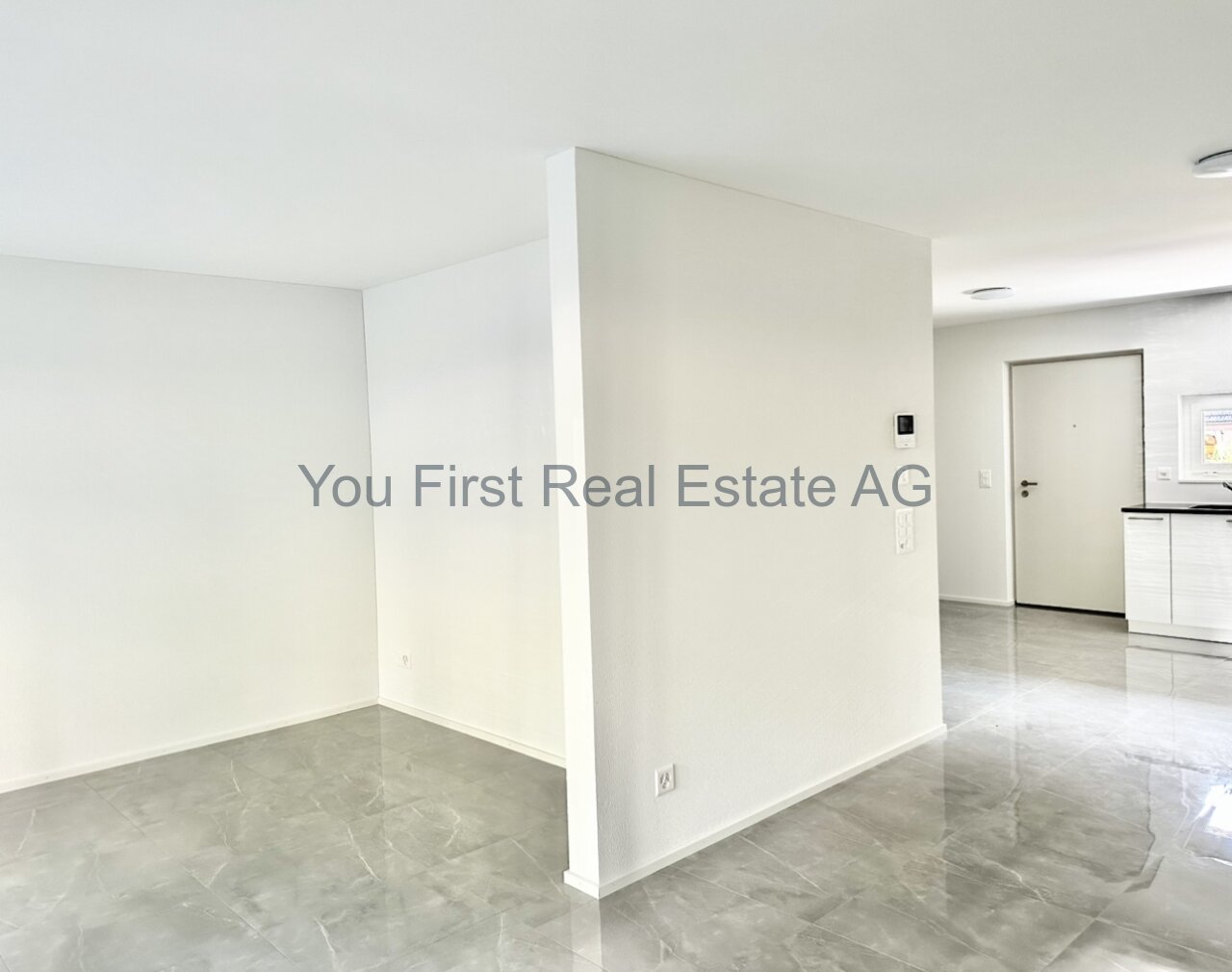 2.5 Zimmerwohnung mit grossem Balkon