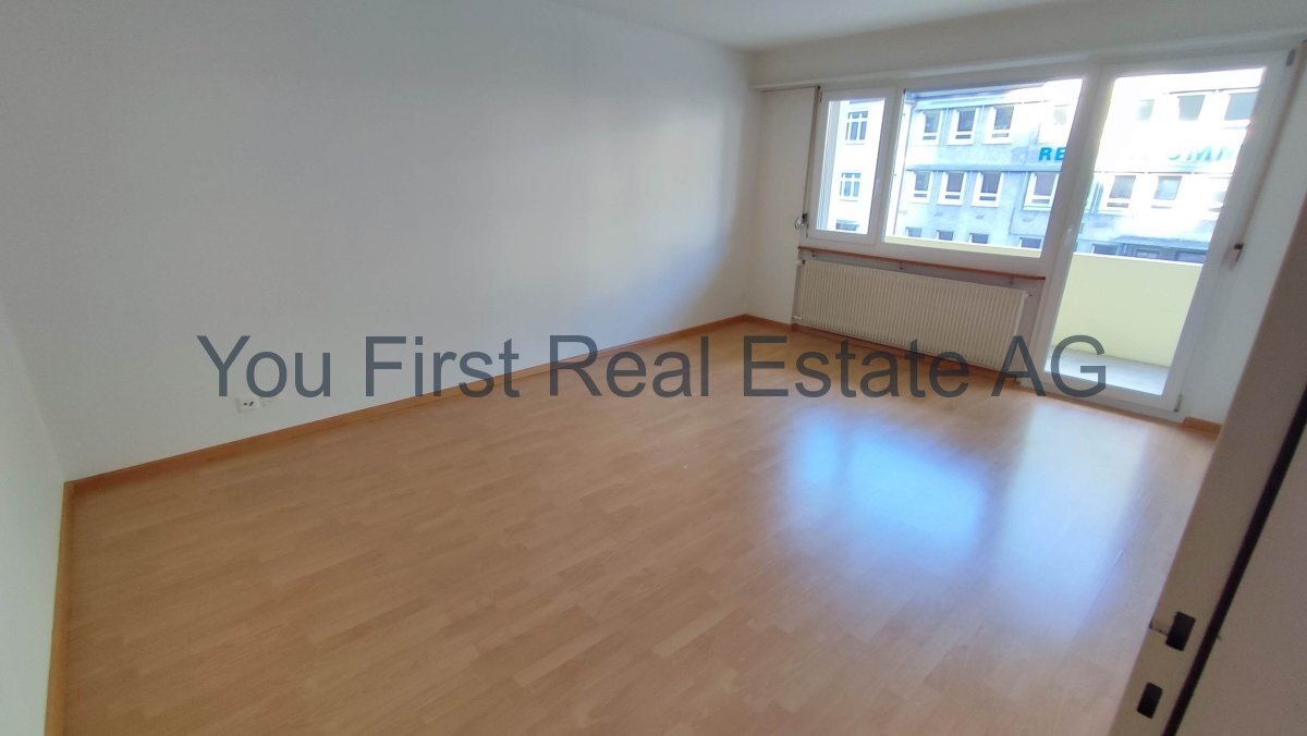 4.5 Zimmer Wohnung mit grosser Terrasse + Balkon