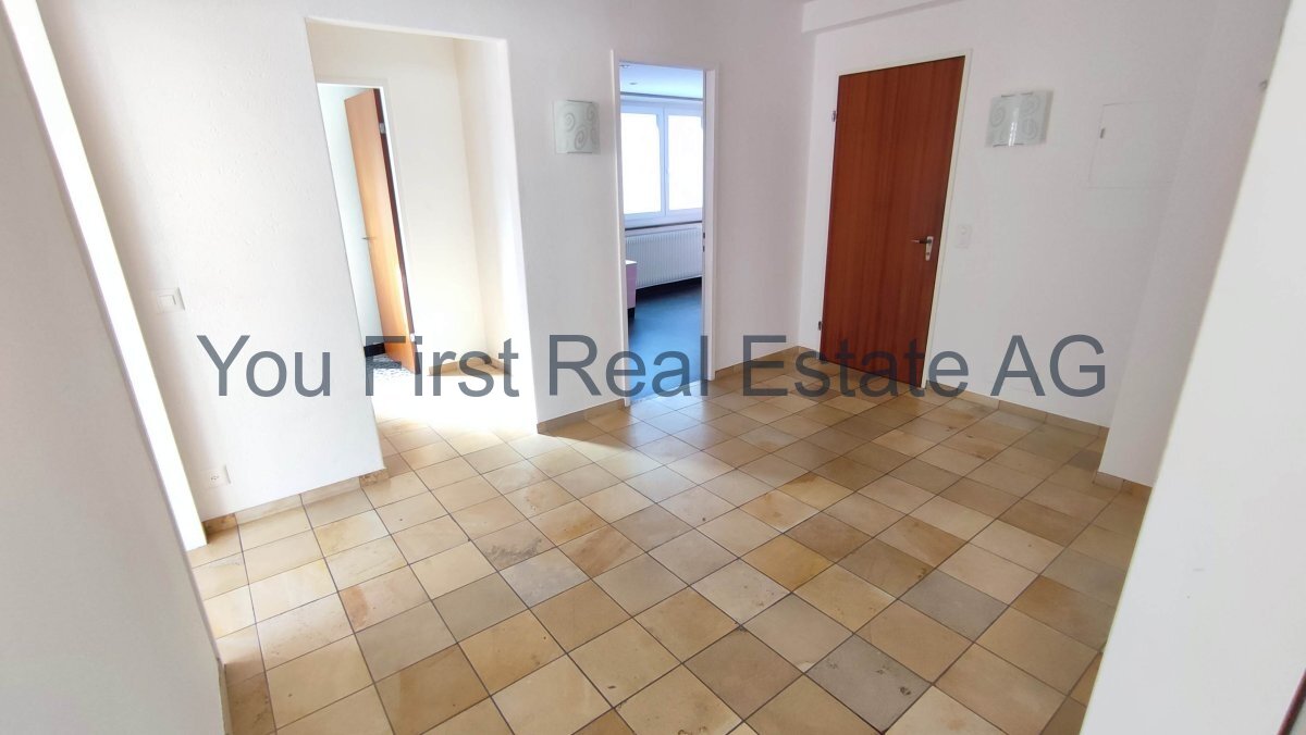 4.5 Zimmer Wohnung mit grosser Terrasse + Balkon