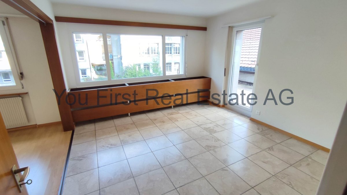 4.5 Zimmer Wohnung mit grosser Terrasse + Balkon