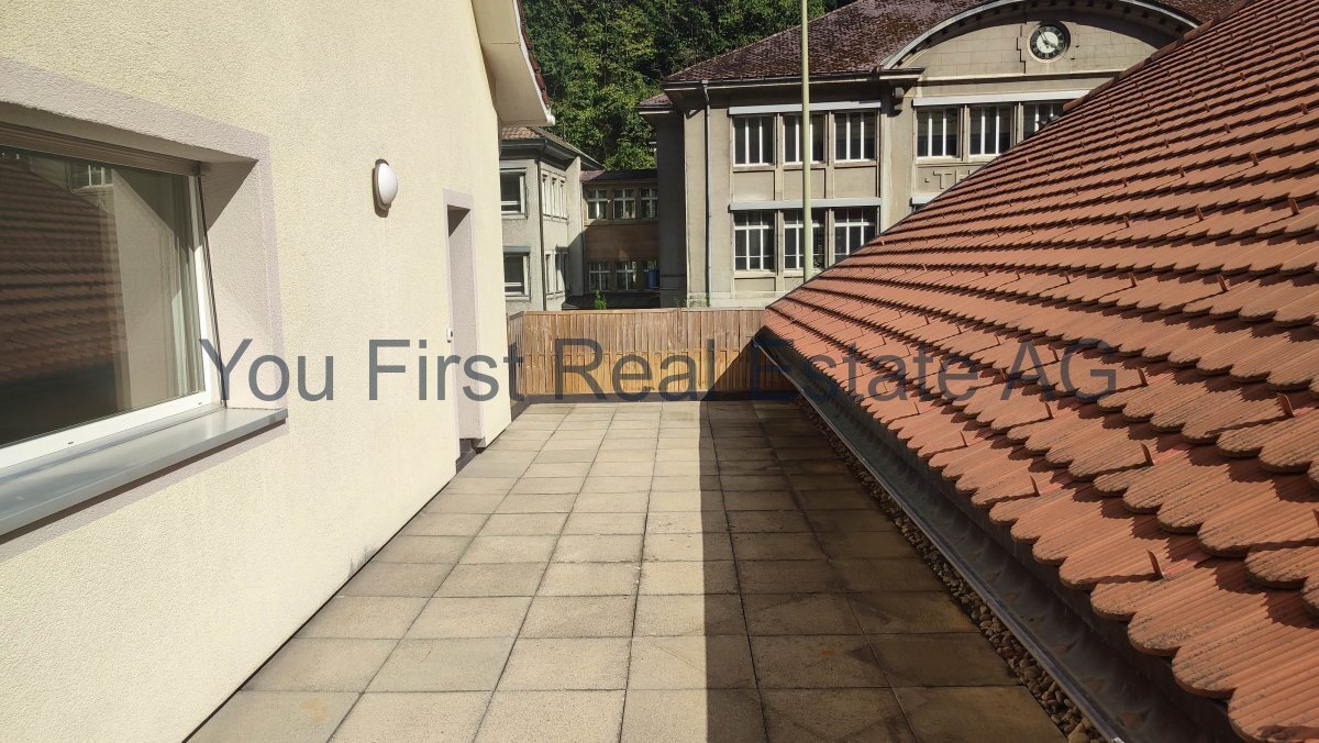 4.5 Zimmer Wohnung mit grosser Terrasse + Balkon