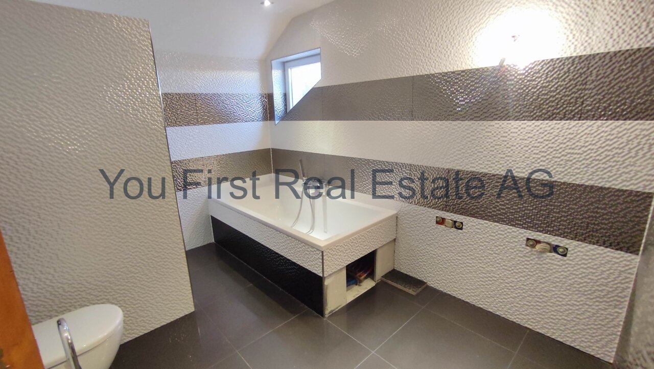 VERKAUFT - Weitblick über Hagenthal le Bas direkt am Golfplatz