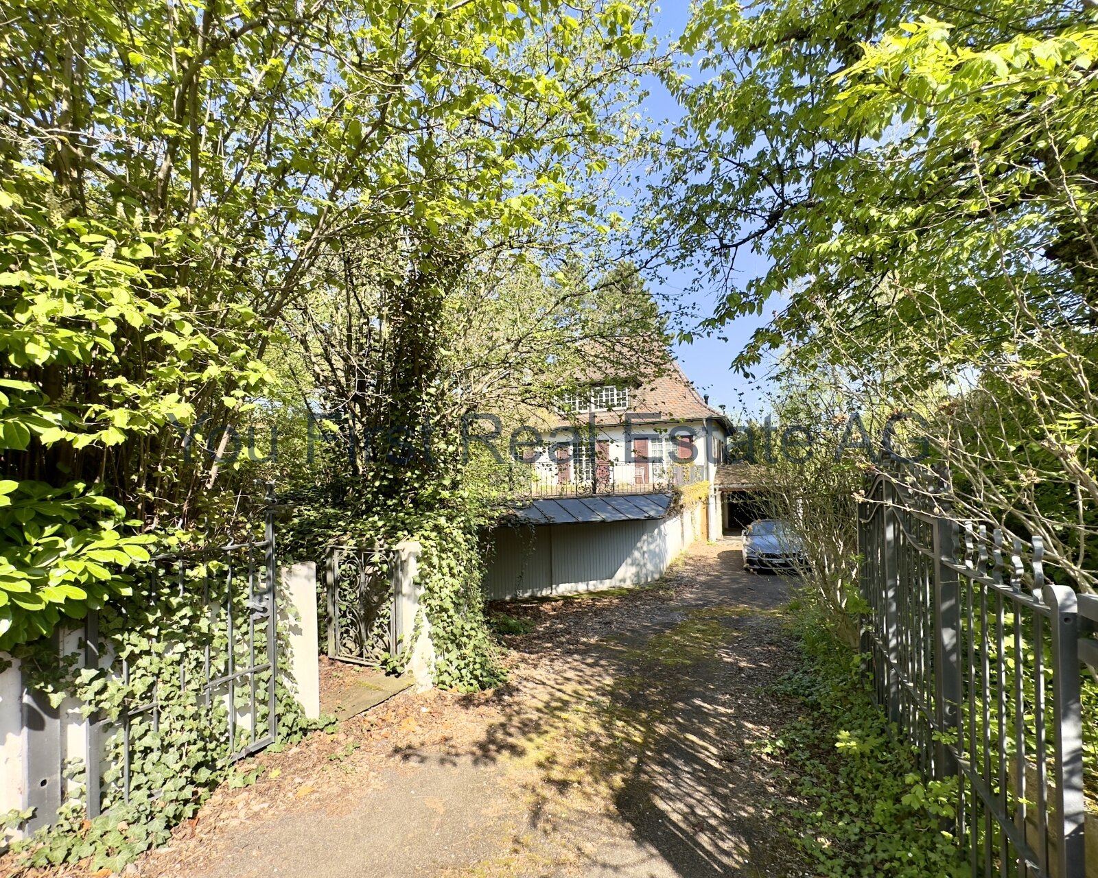 VERKAUFT - Zeitlos schöne Landhausvilla an bester Lage