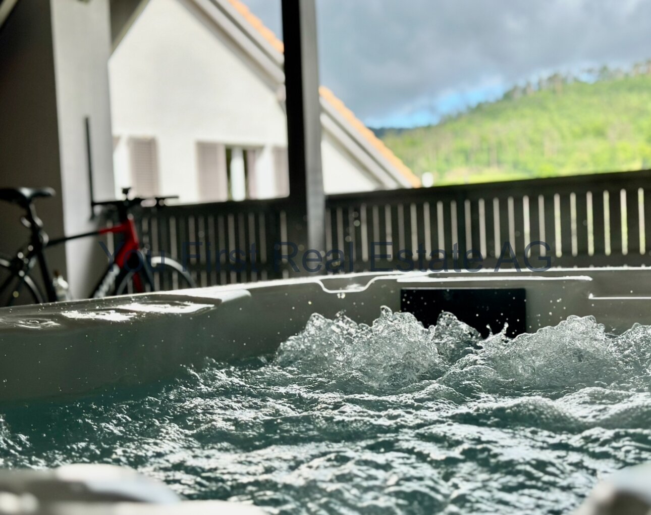Eigentumswohnung mit grosser Terrasse und Whirlpool