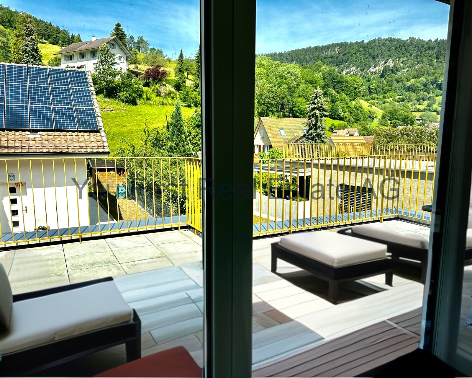 2.5 Zimmerwohnung mit grosser Terrasse