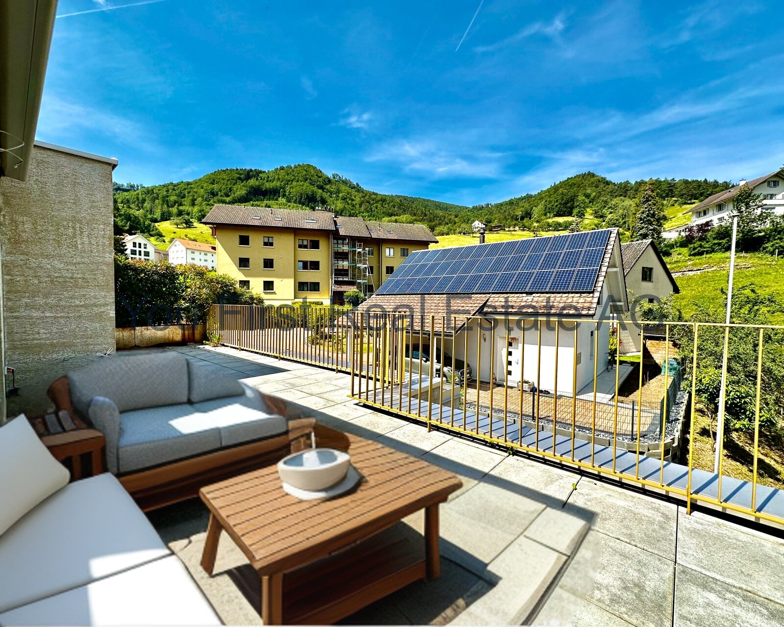 2.5 Zimmerwohnung mit grosser Terrasse