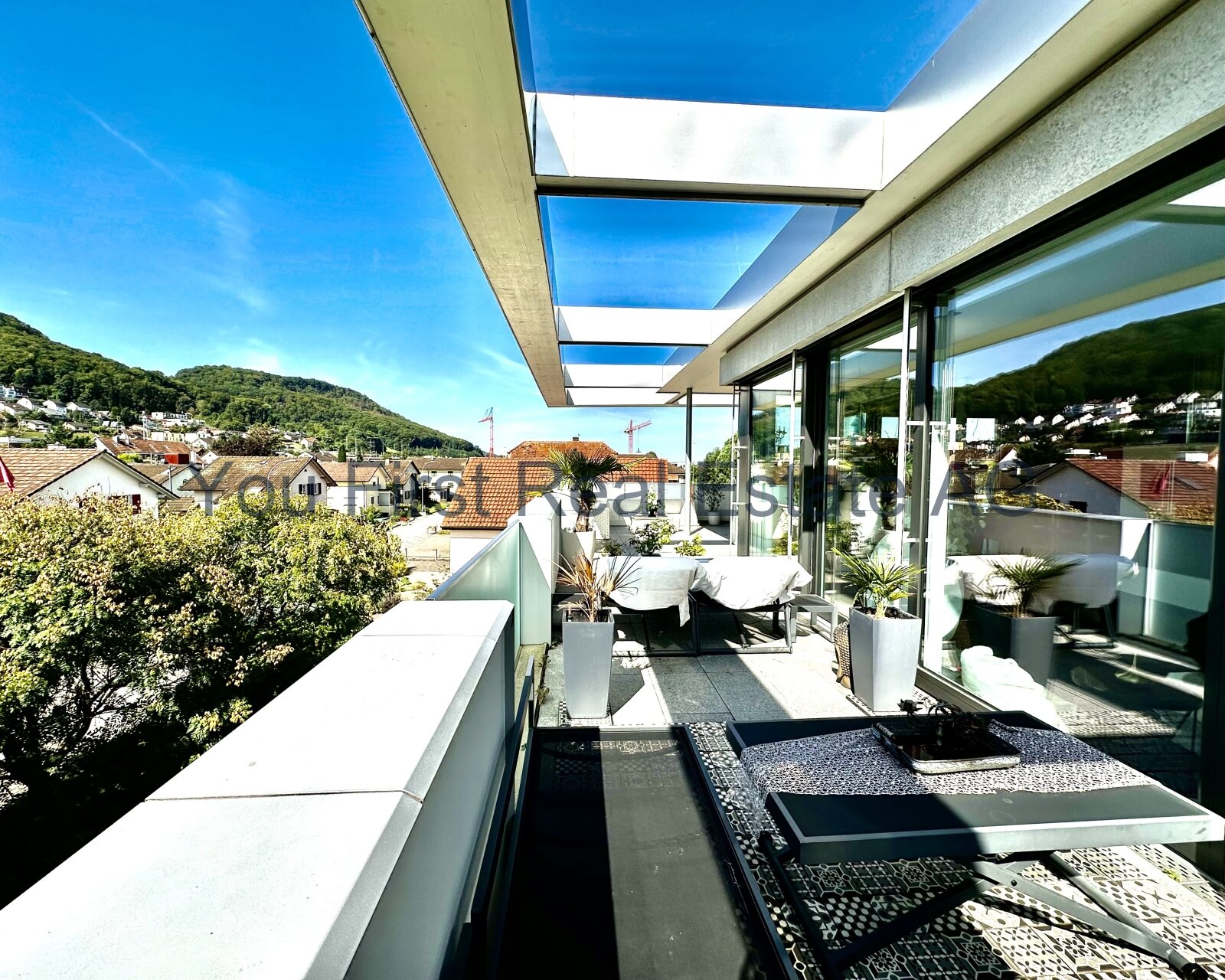 Traumhafte Attikawohnung mit Luxus und Weitblick