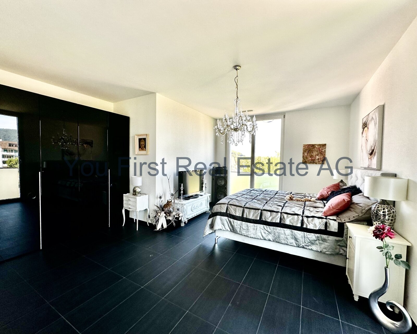 Traumhafte Attikawohnung mit Luxus und Weitblick