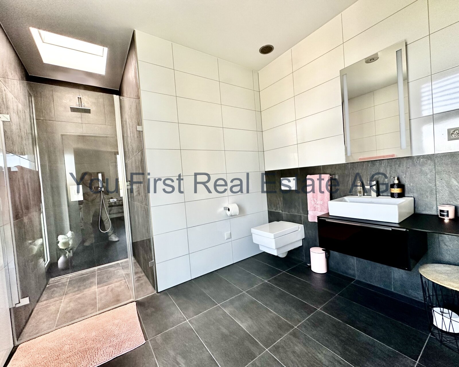 Traumhafte Attikawohnung mit Luxus und Weitblick