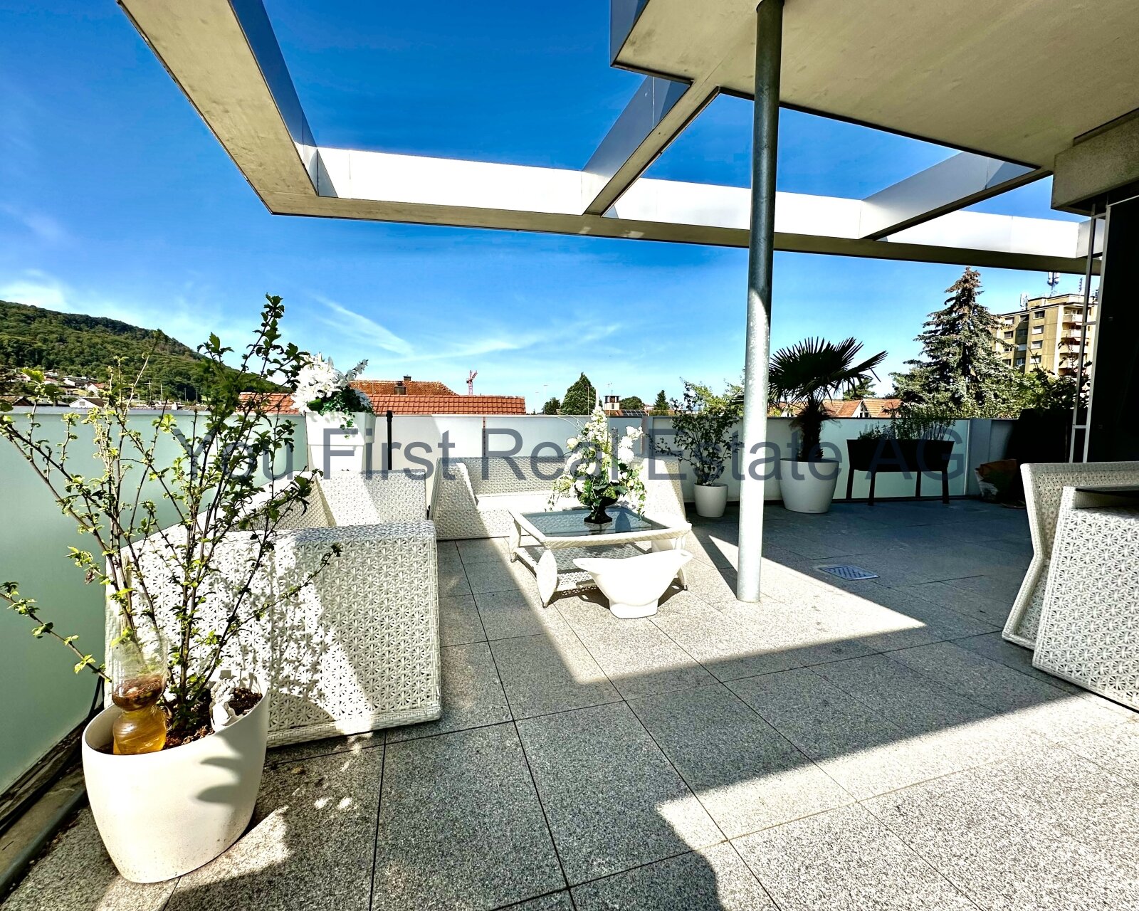 Traumhafte Attikawohnung mit Luxus und Weitblick