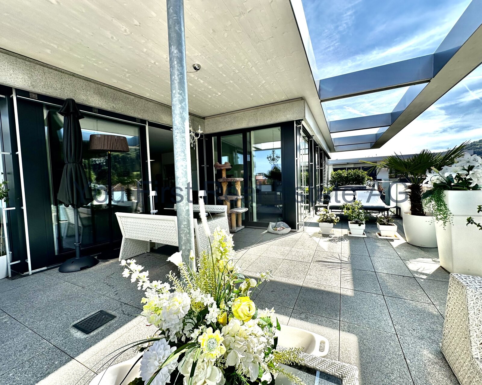 Traumhafte Attikawohnung mit Luxus und Weitblick