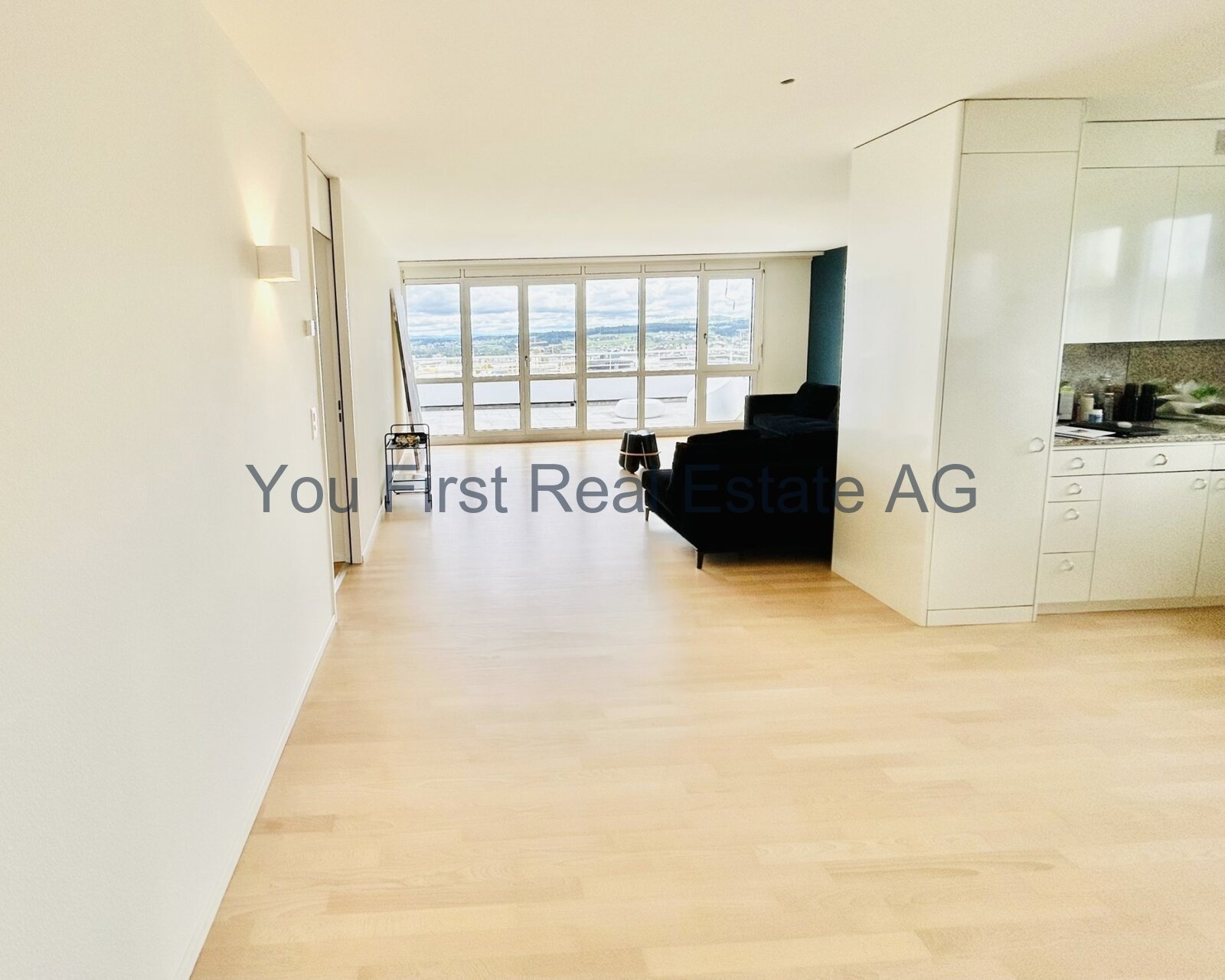 VERMIETET - Wohlfühloase mit Seeblick – Ihr neues Zuhause in Zug