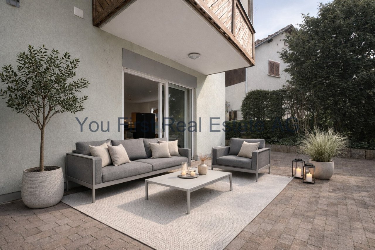 Großzügige Sitzplatz mit direktem Wohnzimmerzugang