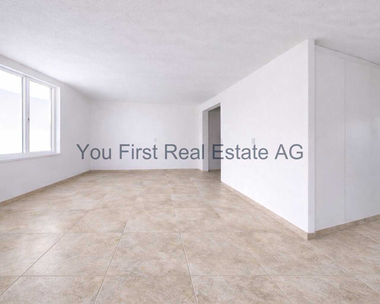 Helles Wohnzimmer mit optimaler Raumtiefe und Fensterbelichtung