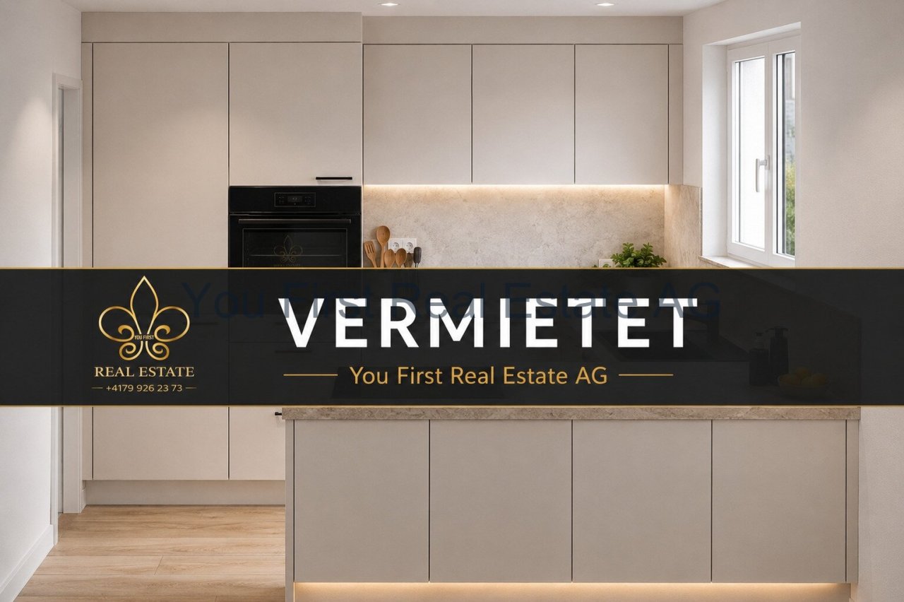 Hochwertige Küchenzeile mit durchdachtem Stauraum und eleganter Arbeitsplatte