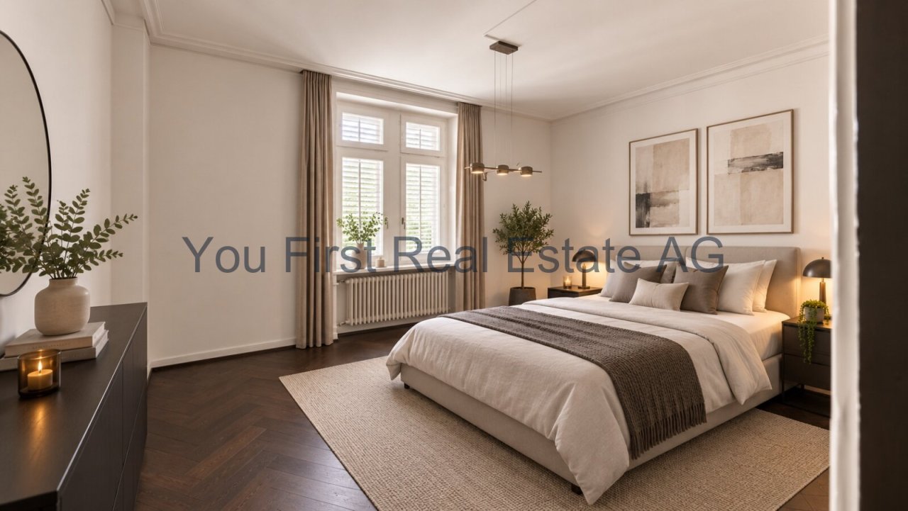 Elegantes Hauptschlafzimmer mit Fensterfront und hochwertiger Ausstattung