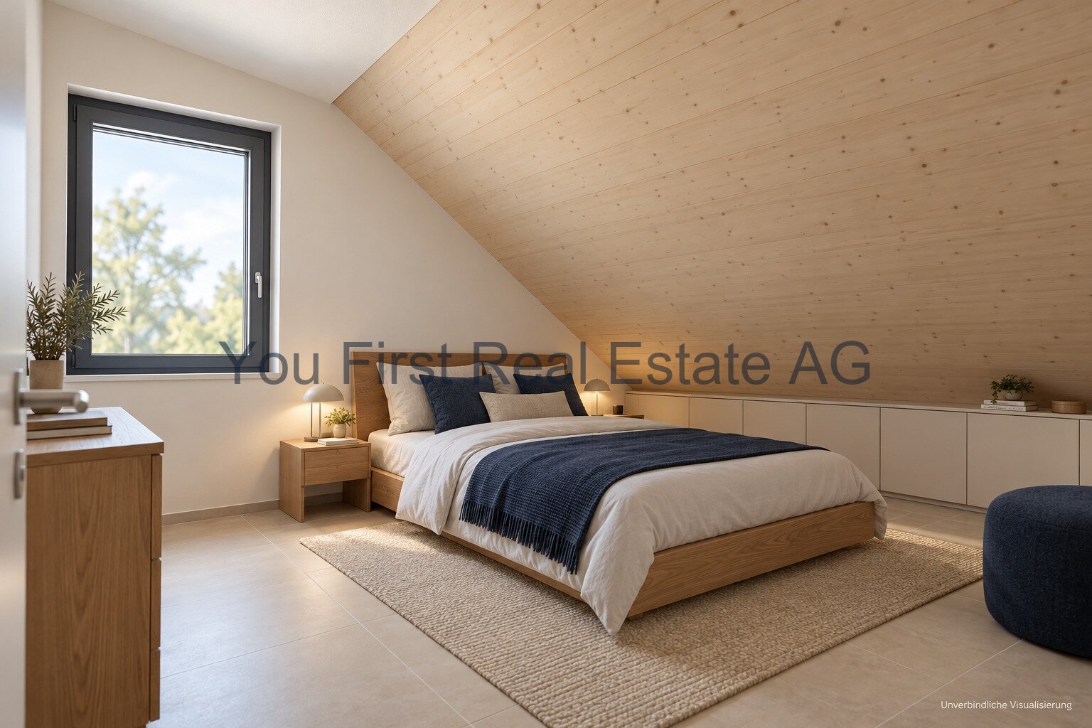Dachgeschoss-Schlafzimmer mit Holzdecke und integriertem Stauraum