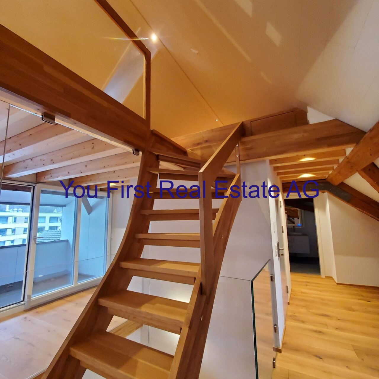 Treppe zur Galleri/Musikzimmer Treppe zur Galleri/Musikzimmer