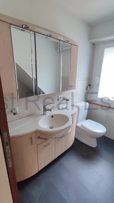 Lavabo und WC