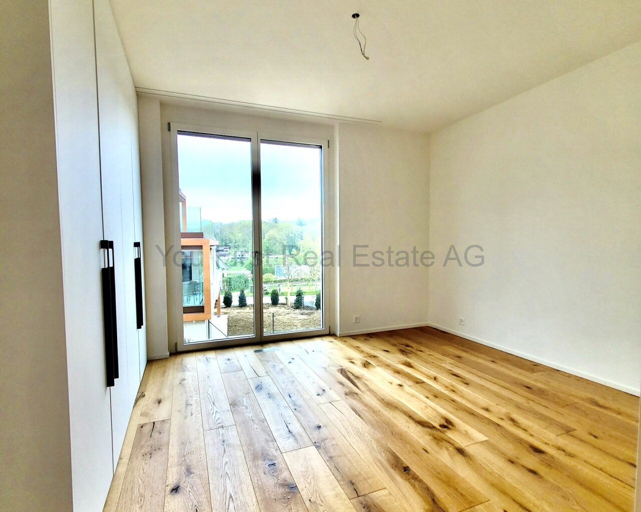Schlafzimmer mit Einbauchrank