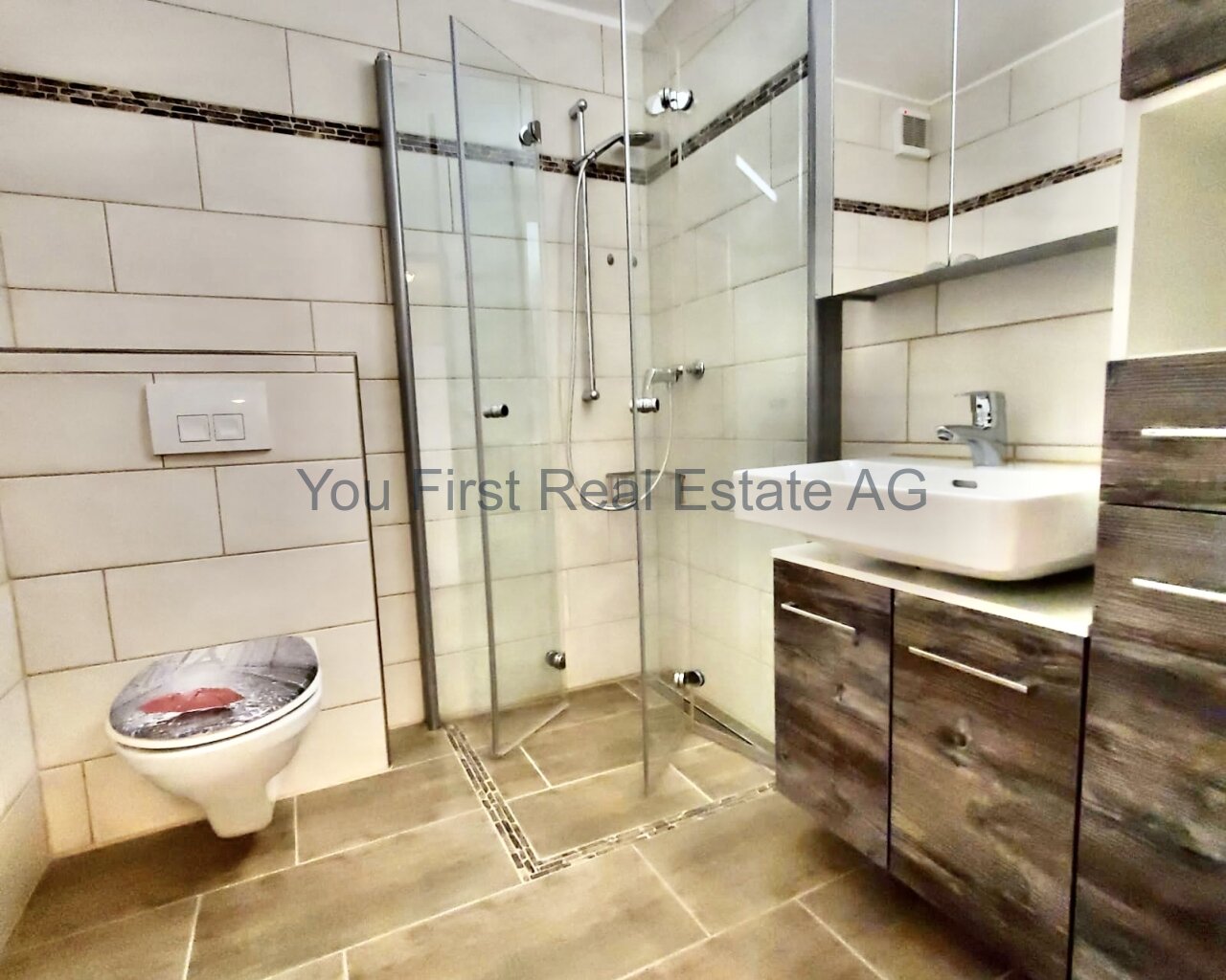 Dusche / WC / Lavabo
