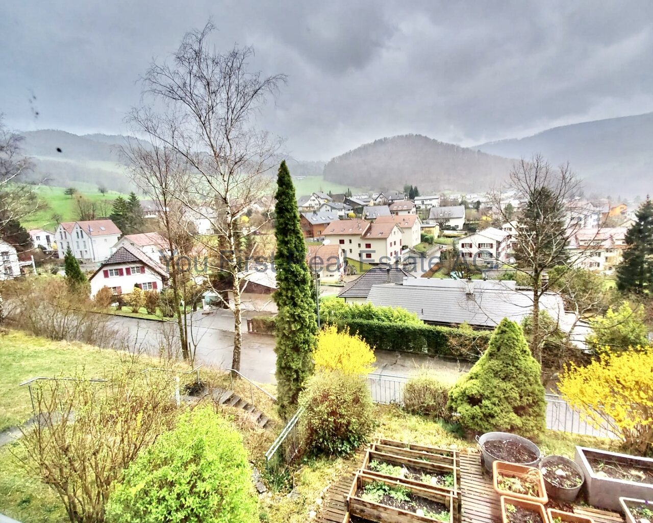 Traumaussicht ueber Oberdorf