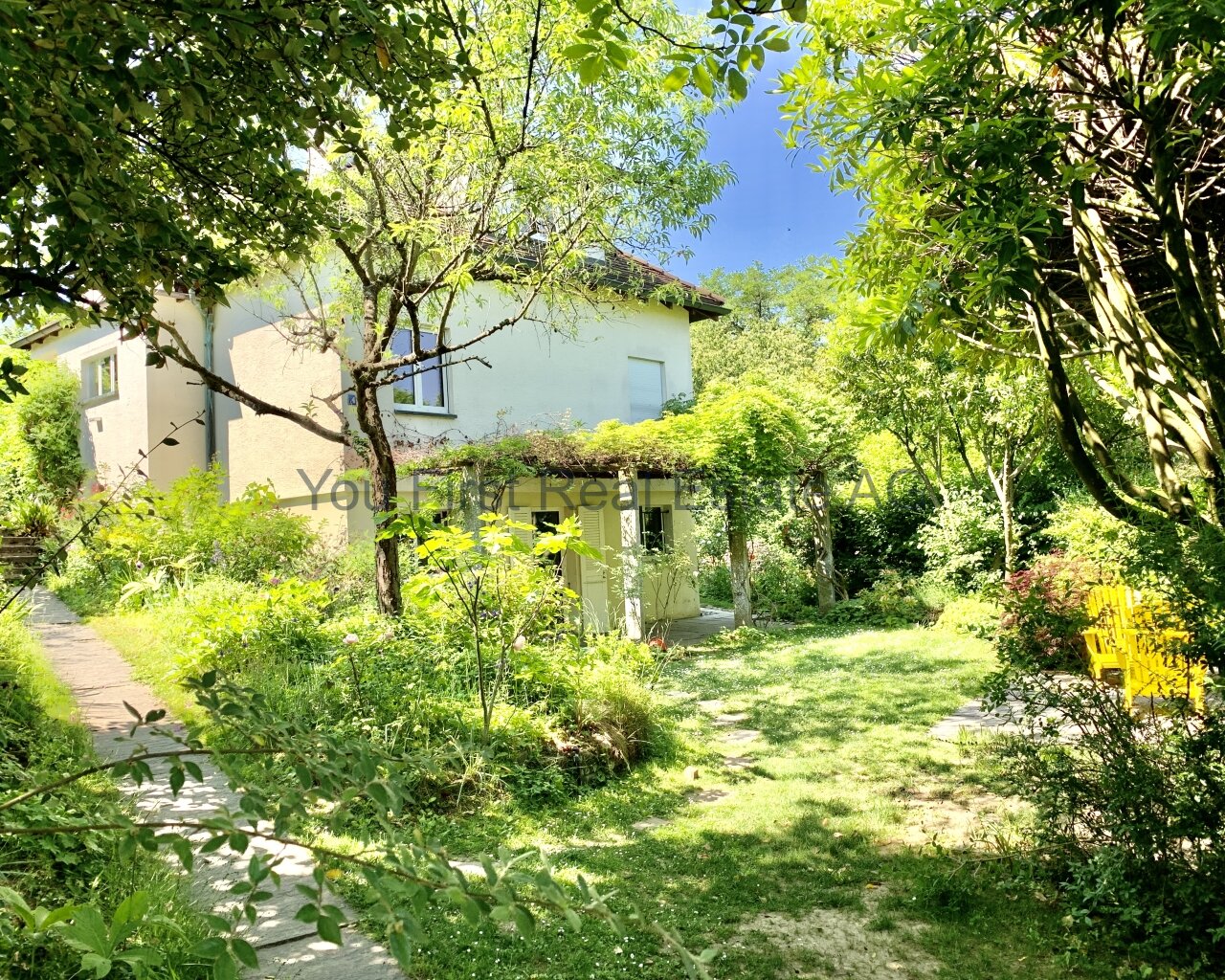 Gehweg zum Haus Gehweg zum Haus