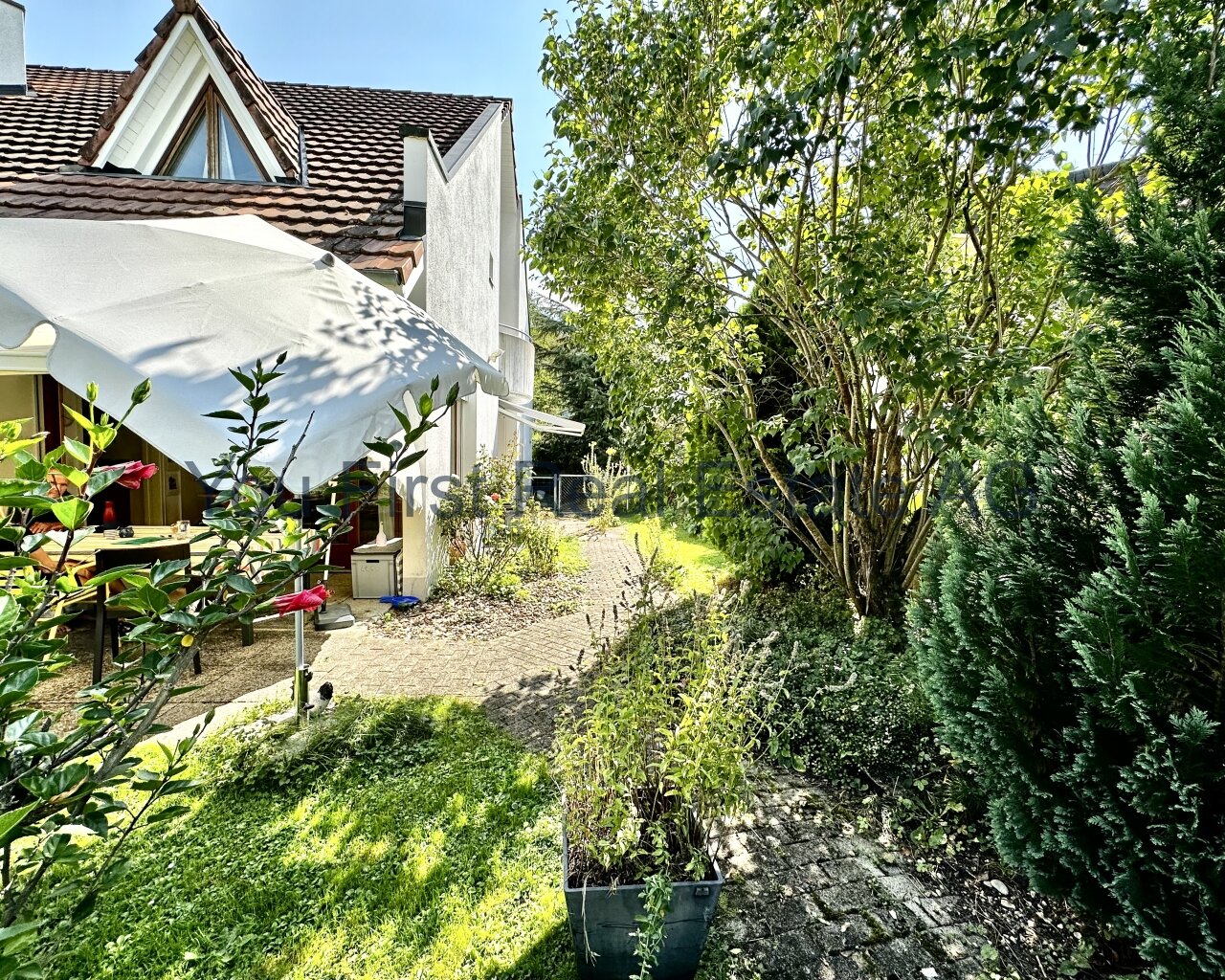 eingebettet im Grünen 