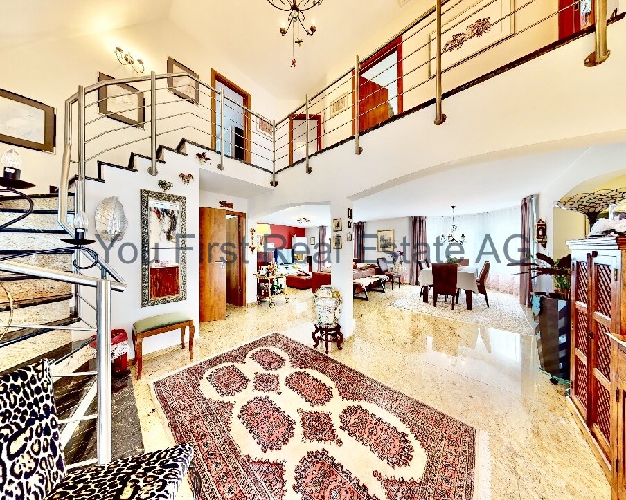 Loft-Traum mit eleganter Galerie-Architektur und hochwertigem Marmorboden