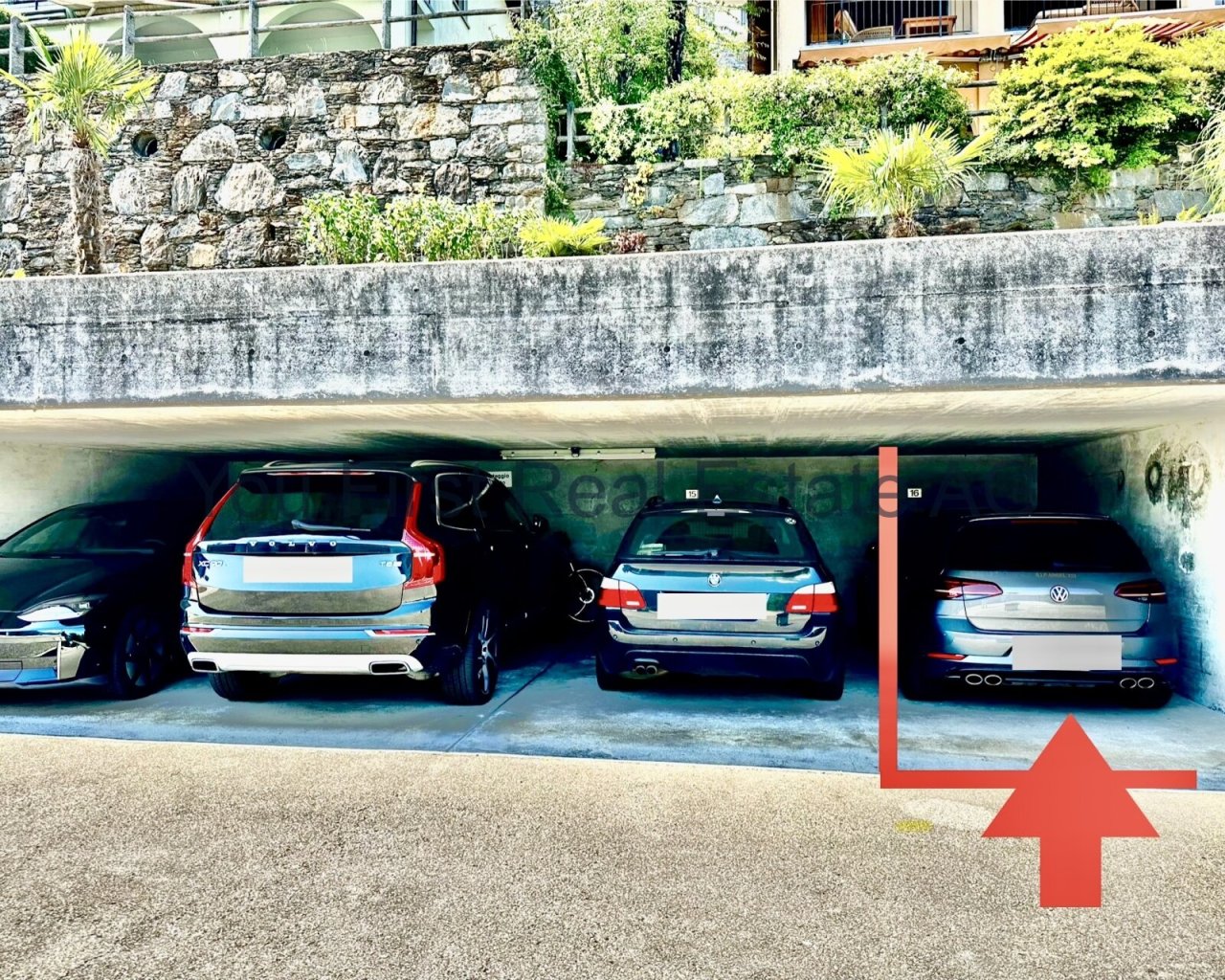 Autostellplatz nummeriert Autostellplatz nummeriert