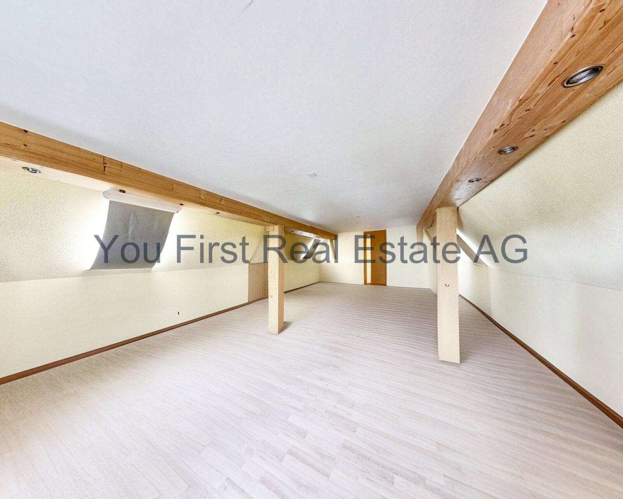 Loft-Traum mit Holzbalken: Flexibler Zusatzraum mit Charme und Potenzial