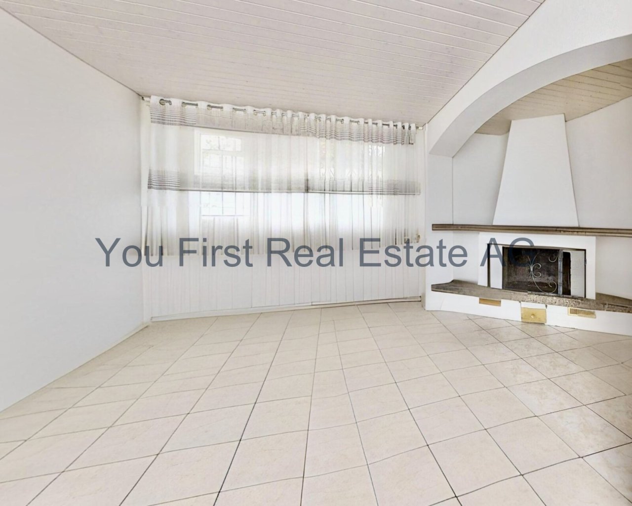 Gemütlicher Wohnbereich mit stilvollem Kamin - Lichtdurchfluteter Wohlfühlraum zum Entspannen