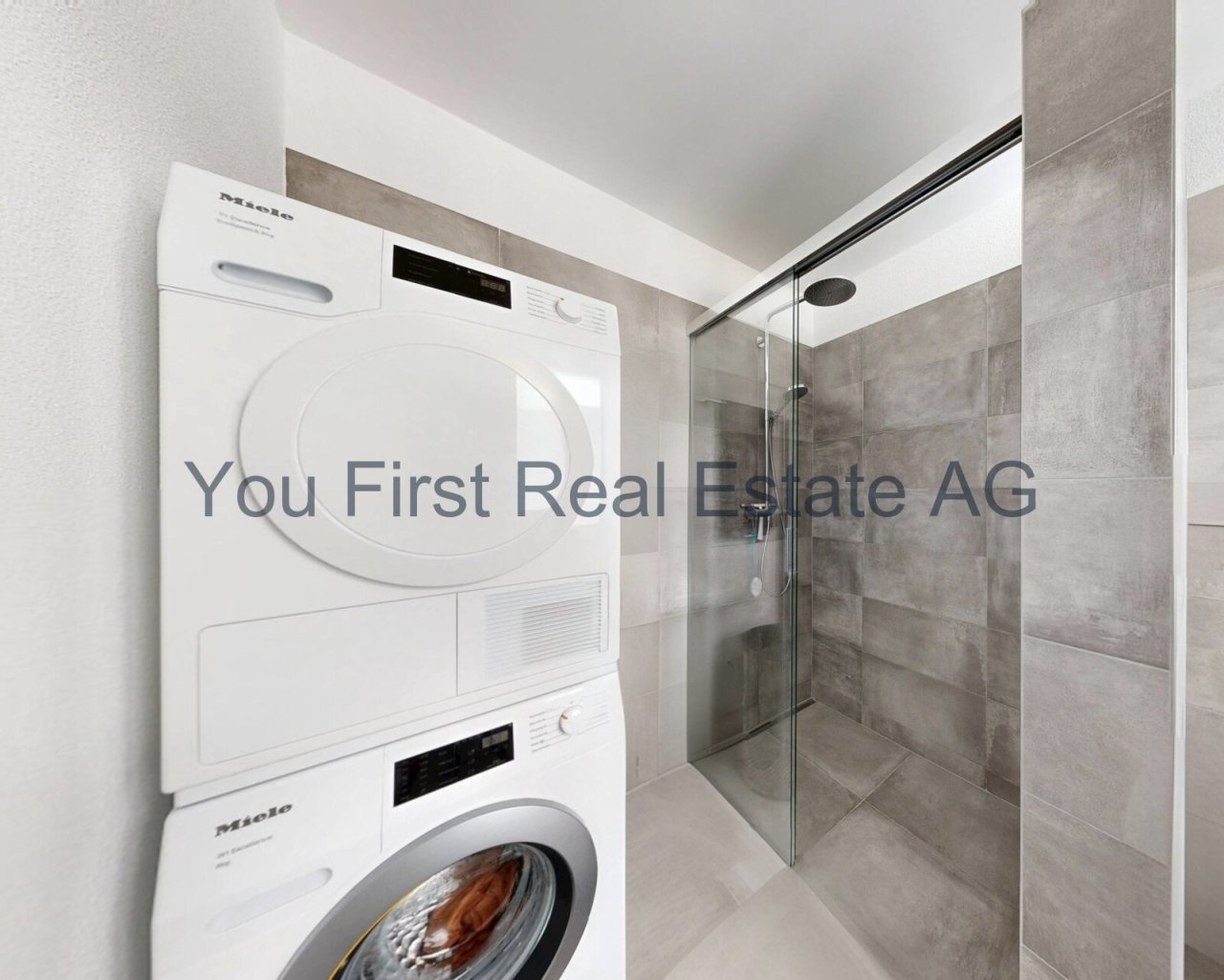 Komfort inklusive: Hochwertige Waschmaschine und edle Dusche in einem!