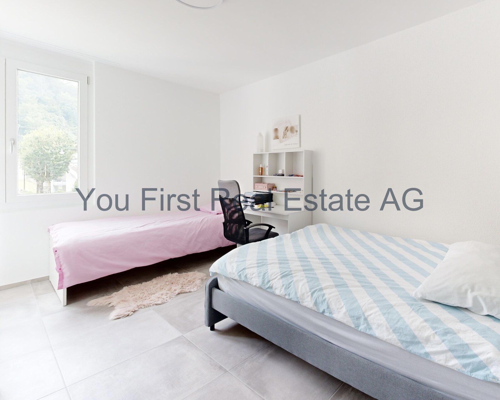 Flexibles Gästezimmer mit Arbeitsbereich - Perfekt für Homeoffice und Besuch!