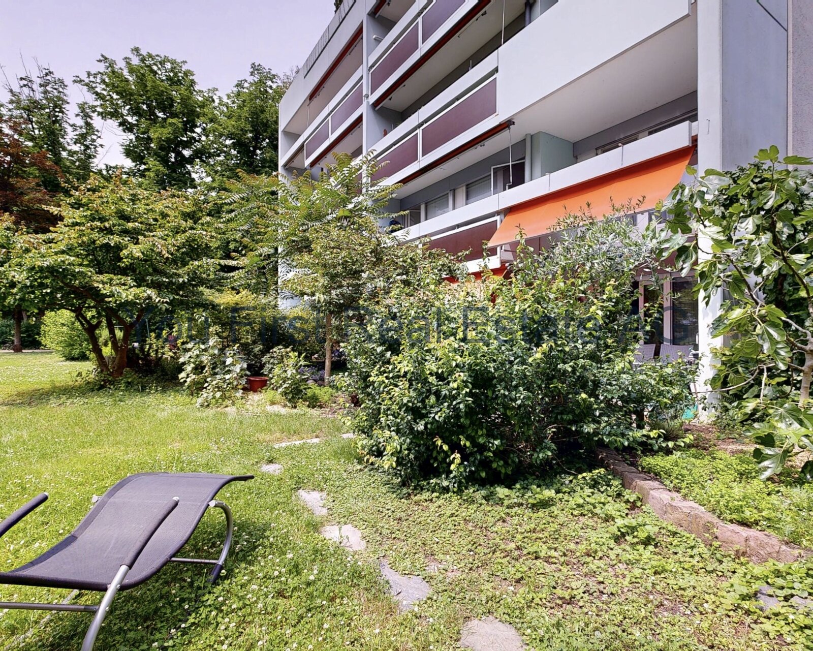 Grüne Oase: Erdgeschosswohnung mit privatem Gartenanteil und direktem Zugang ins Freie