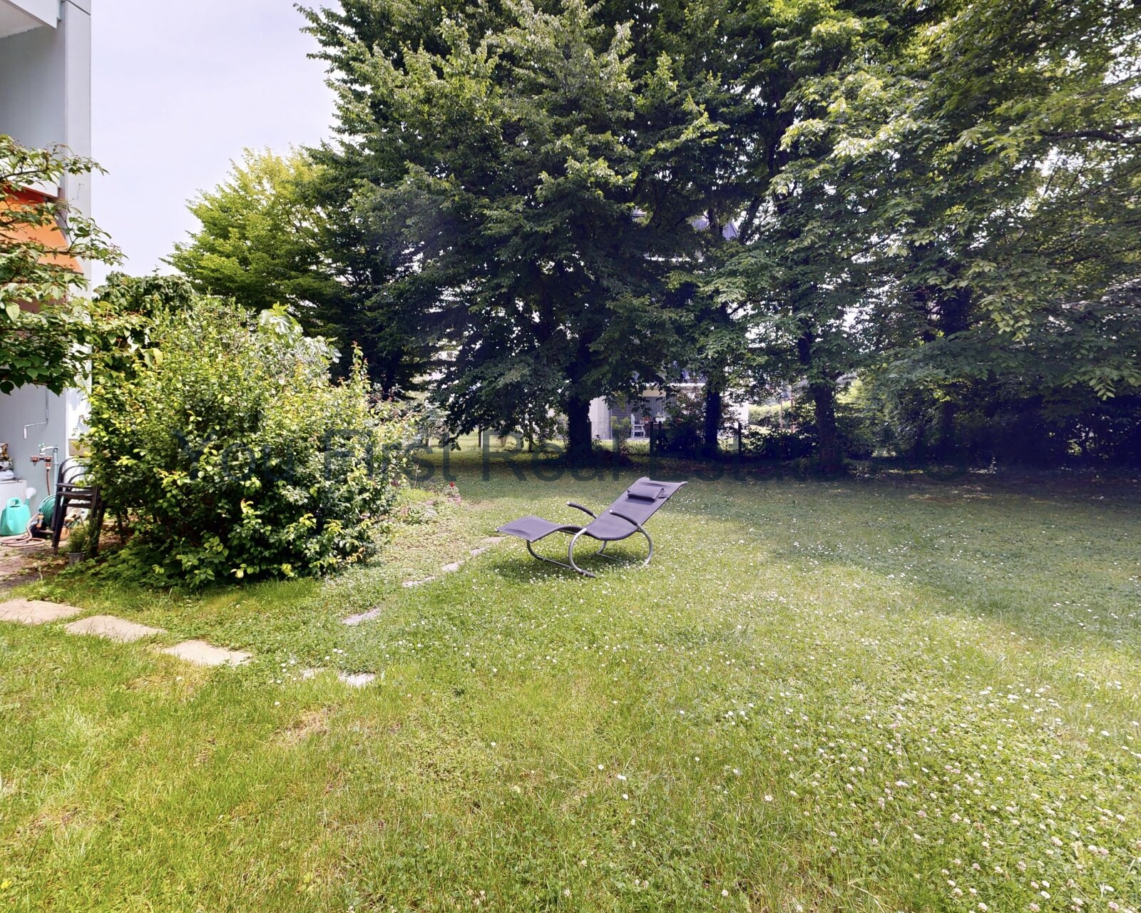 Idyllische Grünfläche mit Altbaumbestand - Ihr privates Gartenparadies zum Entspannen!