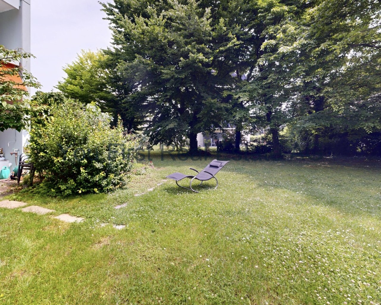 Idyllische Grünfläche mit Altbaumbestand - Ihr privates Gartenparadies zum Entspannen!