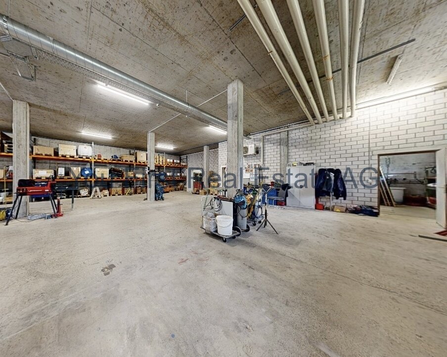 Vielseitige Gewerbeimmobilie: Moderne Lagerhalle mit optimaler Raumaufteilung und hoher Tragfähigkeit