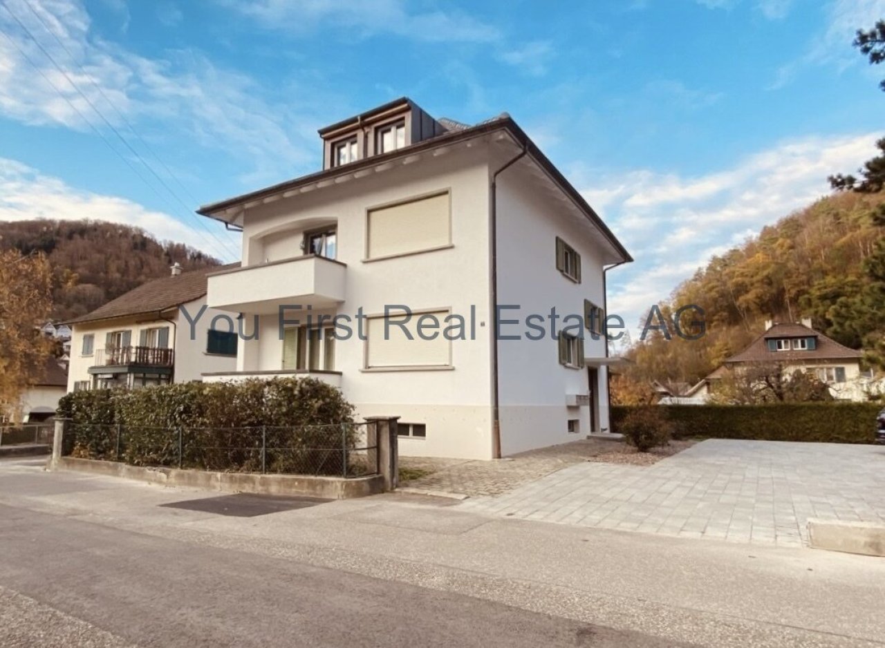 Moderne Stadtvilla mit optimaler Raumaufteilung und Parkettstellplatz