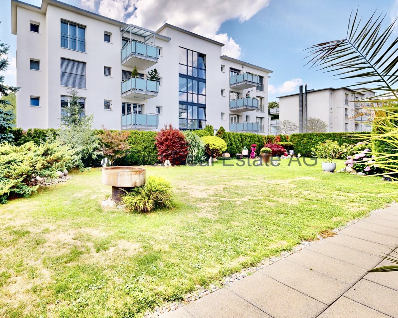 Moderne Wohnanlage mit traumhaft angelegter Gartenlandschaft und Gemeinschaftsfläche