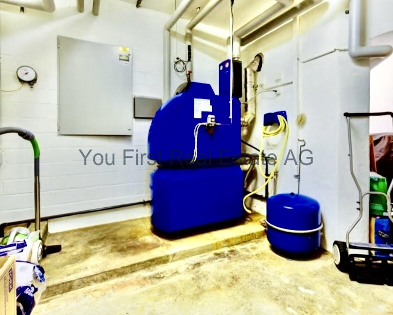 Modernste Heizungstechnik mit Warmwasserspeicher - Effizienz auf höchstem Niveau!